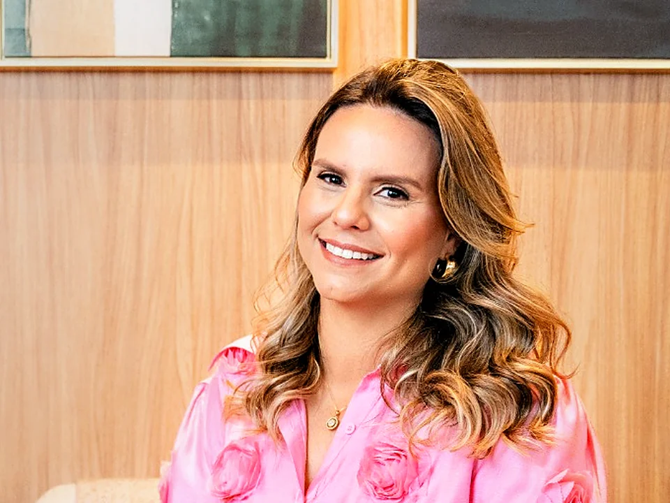 Dra. Paula Pessanha Mitre em seu consultório